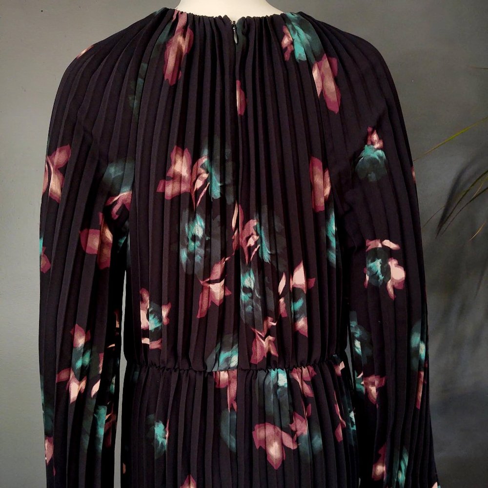 Alfani floral pleated midi dress with bell sleeves NWT - Picture 6 of 12